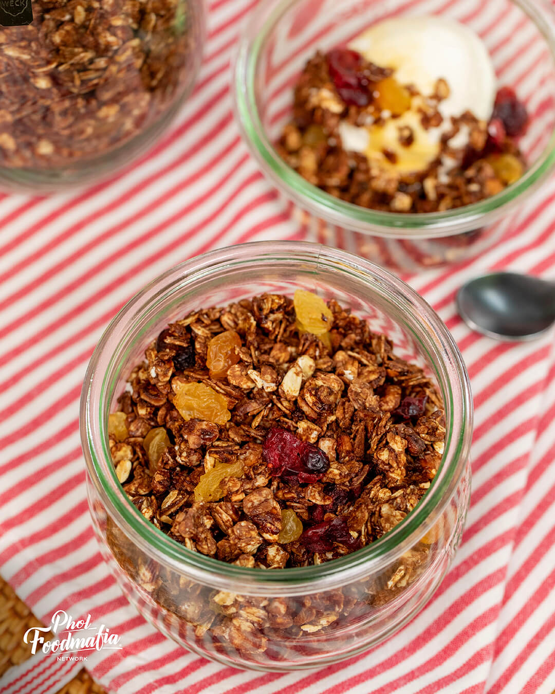 Healthy Chocolate Granola