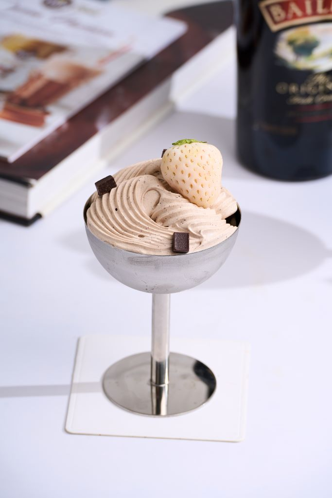 Iris Coffee Chocolate Mousse Cake
